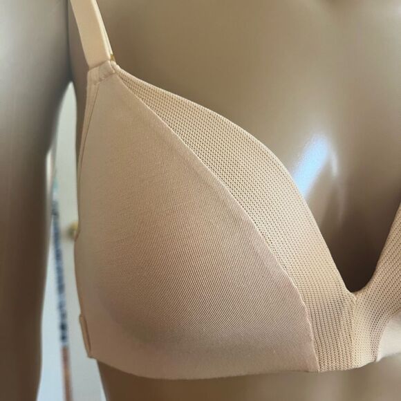 LIVELY The All-Day Deep V No-Wire Bra sz 36A EUC - Picture 5 of 7